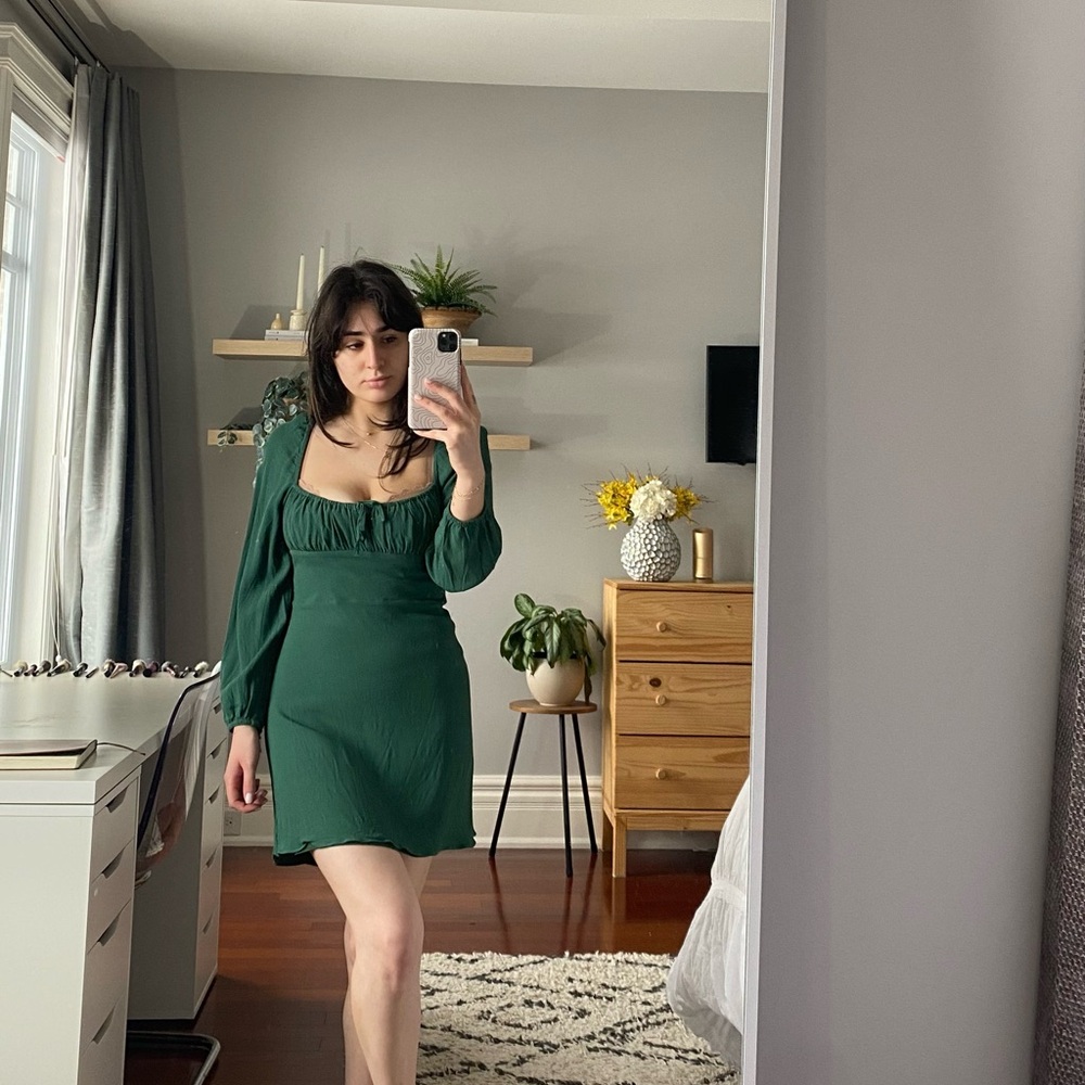 Aritzia (Sunday Best), size medium green longsleeve flowy dress - Picture 3 of 5